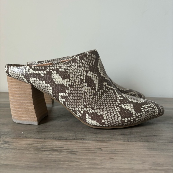 DOLCE VITA Ravyn Block Heel Mule - Size .5 - Natural Multi Snakeskin Print - Picture 1 of 12